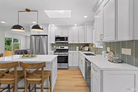 Kitchen - 121 La Brea St, Vallejo, CA 94591 photo 3 of 7