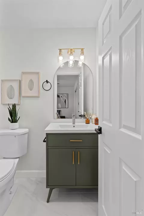 Bath - 121 La Brea St, Vallejo, CA 94591 photo 3 of 5