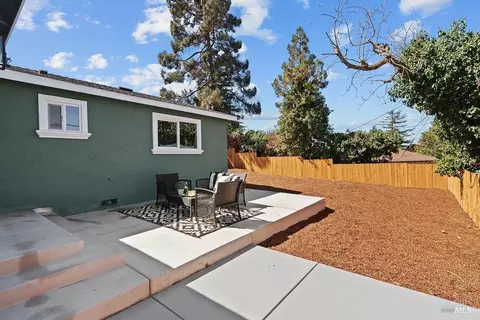 Exterior - 121 La Brea St, Vallejo, CA 94591 photo 3 of 6