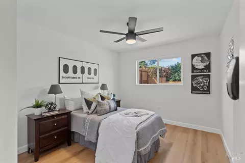 Bedroom - 121 La Brea St, Vallejo, CA 94591 photo 2 of 5