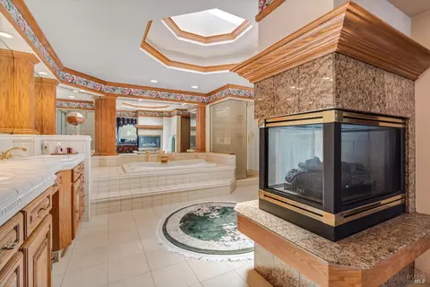 Bath - 6133 Tamara Ln, Windsor, CA 95492 photo 1 of 4