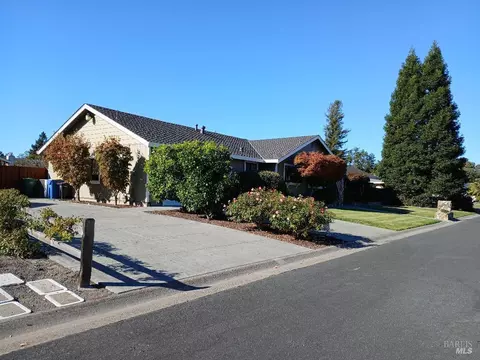Exterior - 6133 Tamara Ln, Windsor, CA 95492 photo 2 of 18