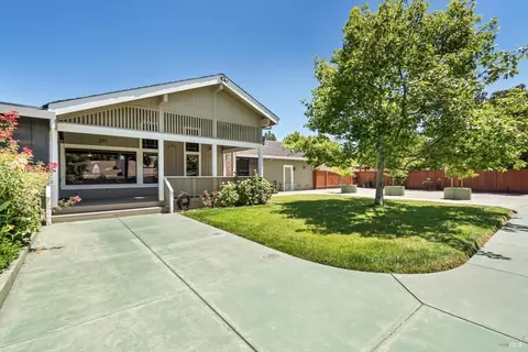 Exterior - 6133 Tamara Ln, Windsor, CA 95492 photo 4 of 15