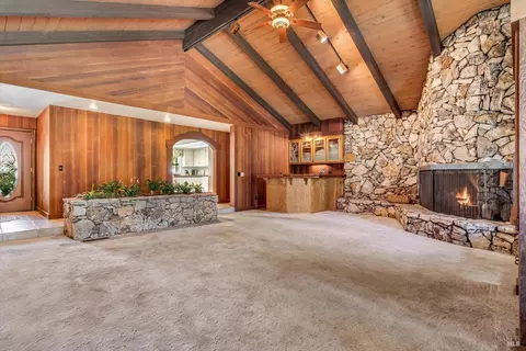 Living - 6133 Tamara Ln, Windsor, CA 95492 photo 2 of 4