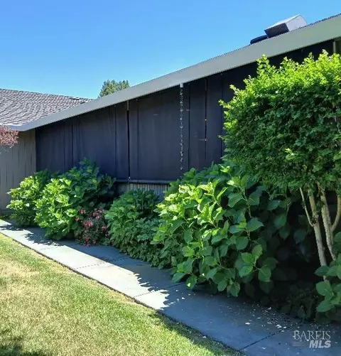 Exterior - 6133 Tamara Ln, Windsor, CA 95492 photo 11 of 18