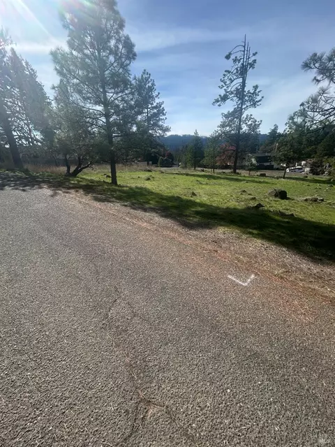 1683 Padula Dr, Willits, CA 95490