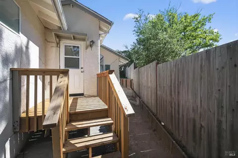 Exterior - 411 Cherry St, Petaluma, CA 94952 photo 4 of 7