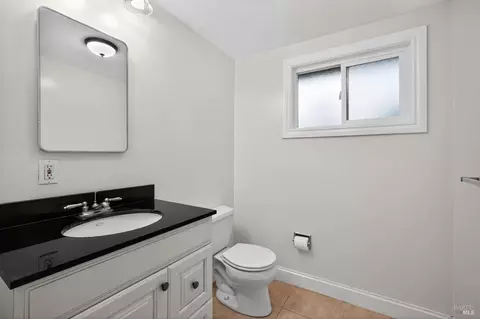 Bath - 411 Cherry St, Petaluma, CA 94952 photo 2 of 3