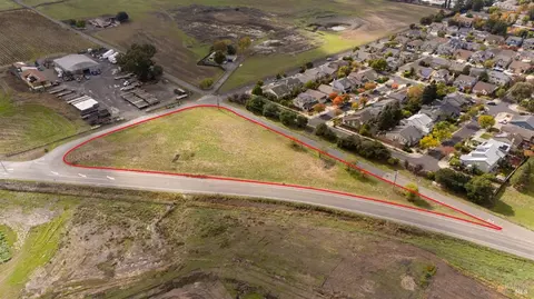 3341 Petaluma Hill Rd, Santa Rosa, CA 95404