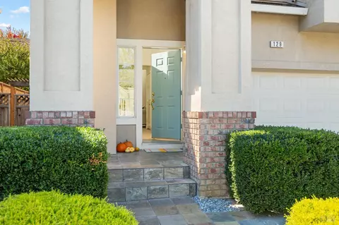 129 Trent Dr, Napa, CA 94558