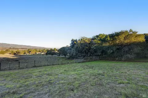 700 Old King Rd, Petaluma, CA 94952 photo 57