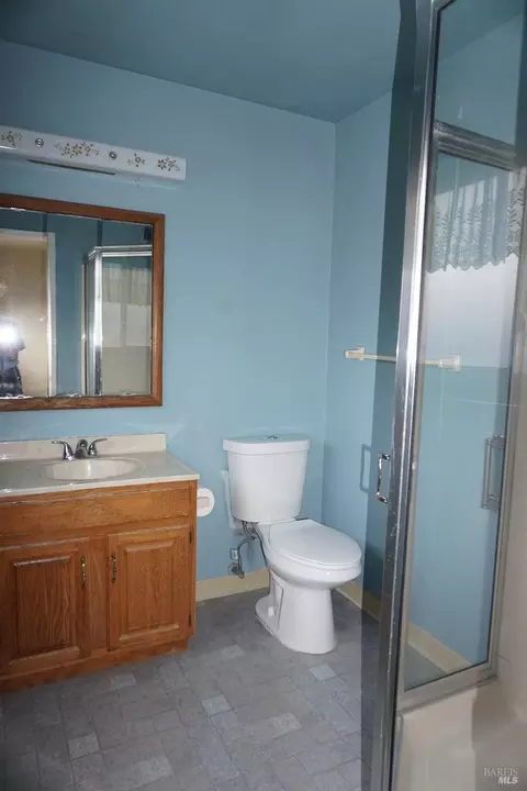 Bath - 112 Dyer Ct, Vallejo, CA 94591 photo 1 of 4
