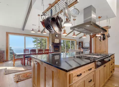 36780 Glennen Dr, Gualala, CA 95445