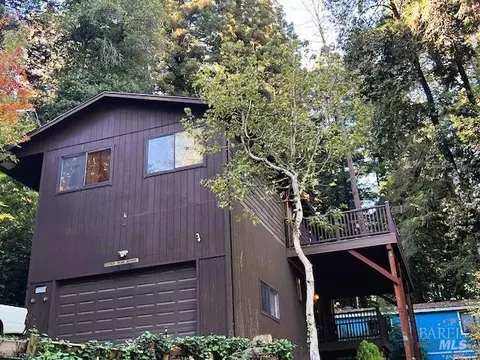 17360 Park Ave, Guerneville, CA 95446