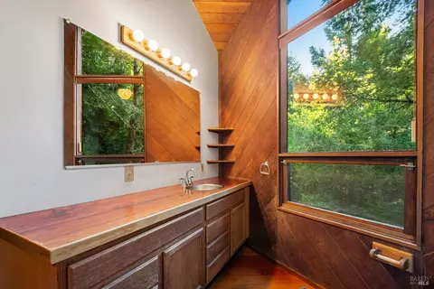 Bath - 2081 Joy Rd, Occidental, CA 95465 photo 3 of 3
