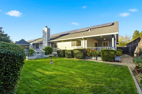 Exterior - 426 Tamara Way, Windsor, CA 95492 photo 10 of 14