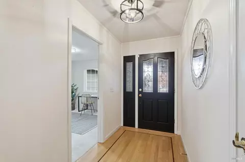 Entry Way - 426 Tamara Way, Windsor, CA 95492 photo 2 of 2