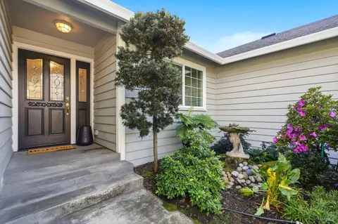 Entry Way - 426 Tamara Way, Windsor, CA 95492 photo 1 of 2
