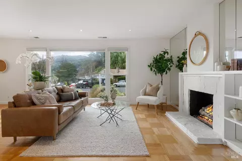 40 Hacienda Ct, San Rafael, CA 94901