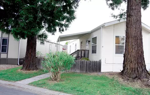 23 Ellie Dr, Santa Rosa, CA 95403