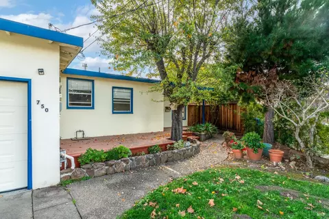 750 Plaza Amapola, Novato, CA 94947