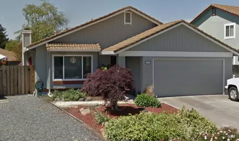 569 Acadia Dr, Petaluma, CA 94954