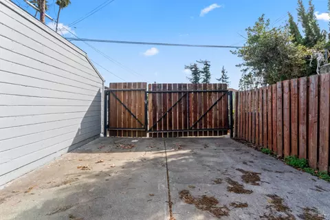 Exterior - 1348 Beach St, Vallejo, CA 94590 photo 10 of 13