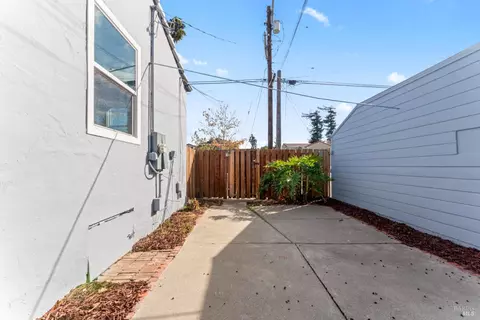 Exterior - 1348 Beach St, Vallejo, CA 94590 photo 5 of 13