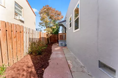 Exterior - 1348 Beach St, Vallejo, CA 94590 photo 4 of 13