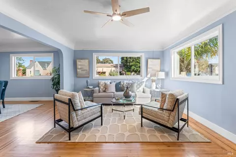 Living - 1348 Beach St, Vallejo, CA 94590 photo 2 of 5