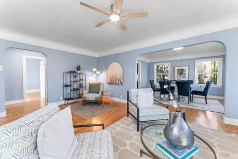 Living - 1348 Beach St, Vallejo, CA 94590 photo 4 of 5