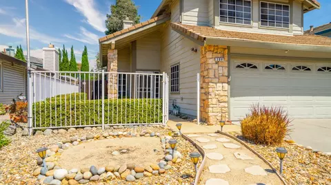 309 Regency Cir, Vacaville, CA 95687 photo 2