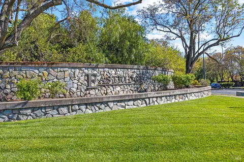 738 Bridle Ridge Ct, Fairfield, CA 94534