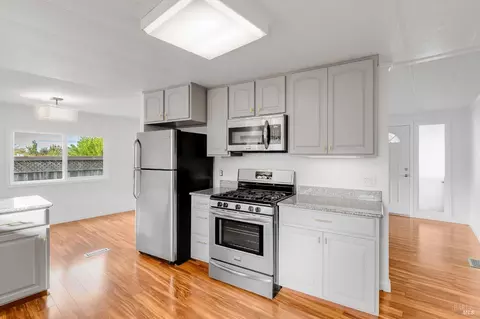 145 Ann Ct, Vallejo, CA 94590 photo 3