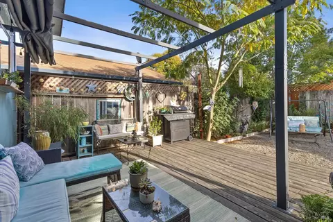 Exterior - 101 Pinewood Ct, Cotati, CA 94931 photo 6 of 9