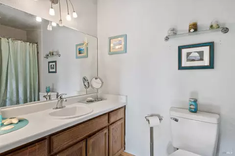 Bath - 101 Pinewood Ct, Cotati, CA 94931 photo 2 of 2