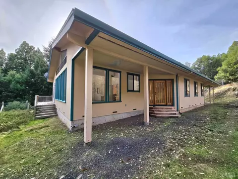 Exterior - 36955 Eureka Stagecoach Rd, Willits, CA 95490 photo 7 of 12