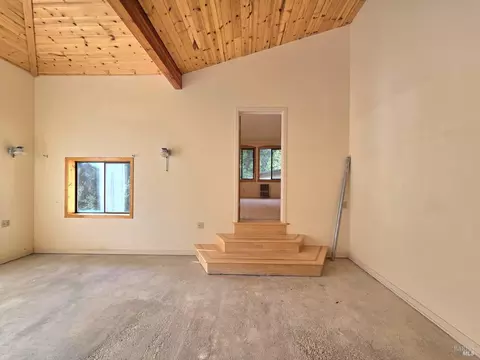 Living - 36955 Eureka Stagecoach Rd, Willits, CA 95490 photo 6 of 10