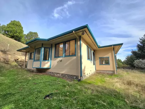 Exterior - 36955 Eureka Stagecoach Rd, Willits, CA 95490 photo 6 of 12