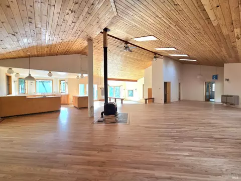 36955 Eureka Stagecoach Rd, Willits, CA 95490