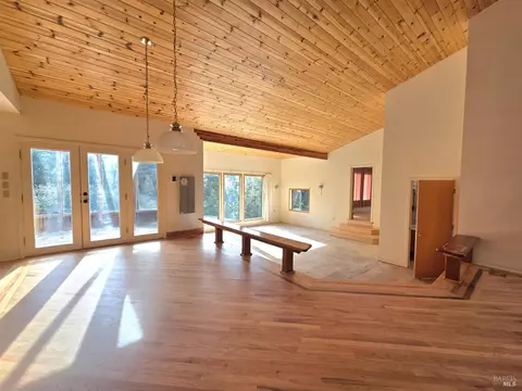 Living - 36955 Eureka Stagecoach Rd, Willits, CA 95490 photo 4 of 10
