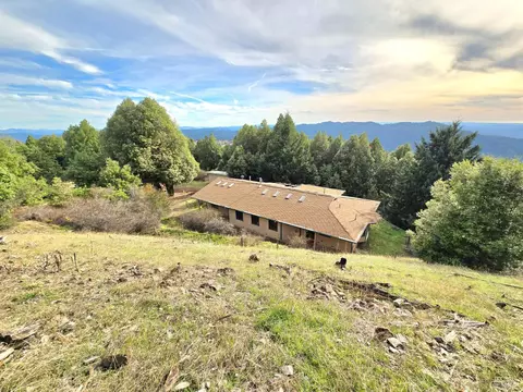 Exterior - 36955 Eureka Stagecoach Rd, Willits, CA 95490 photo 1 of 12
