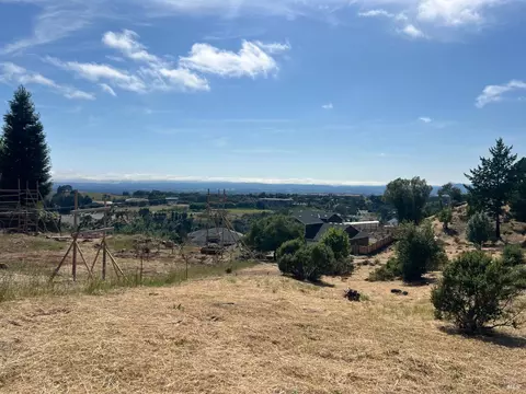 3700 Giorno Ct, Santa Rosa, CA 95404