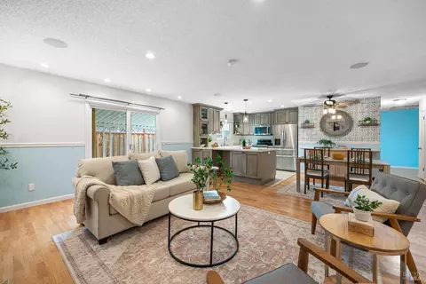 518 Courtyard Cir, Santa Rosa, CA 95407