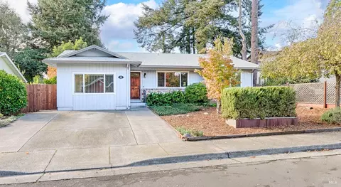 582 Live Oak Ave, Sebastopol, CA 95472