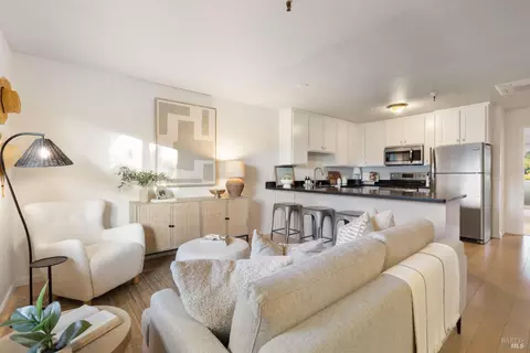 720 Petaluma Blvd S #18, Petaluma, CA 94952