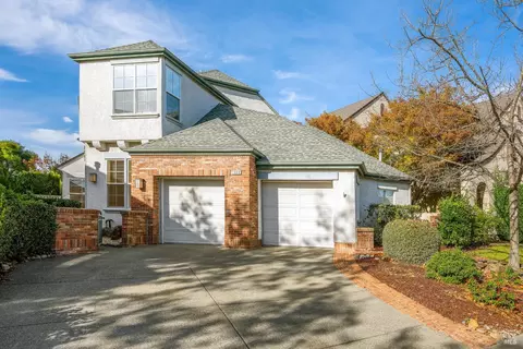 1889 Falcon Ridge Dr, Petaluma, CA 94954