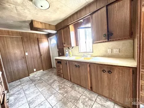 1515 Monroe St, Ukiah, CA 95482 photo 4