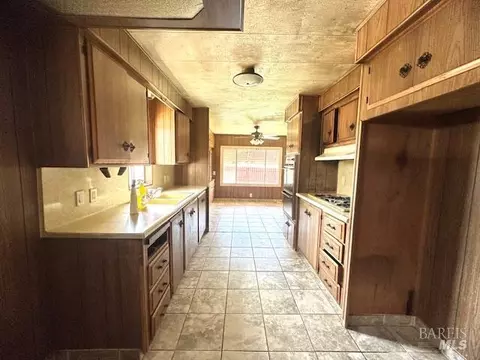 1515 Monroe St, Ukiah, CA 95482 photo 2