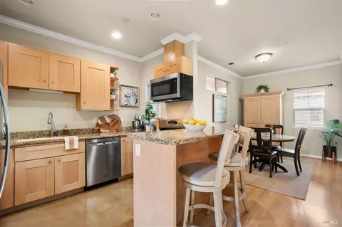 162 Valley Oak Dr, Napa, CA 94558